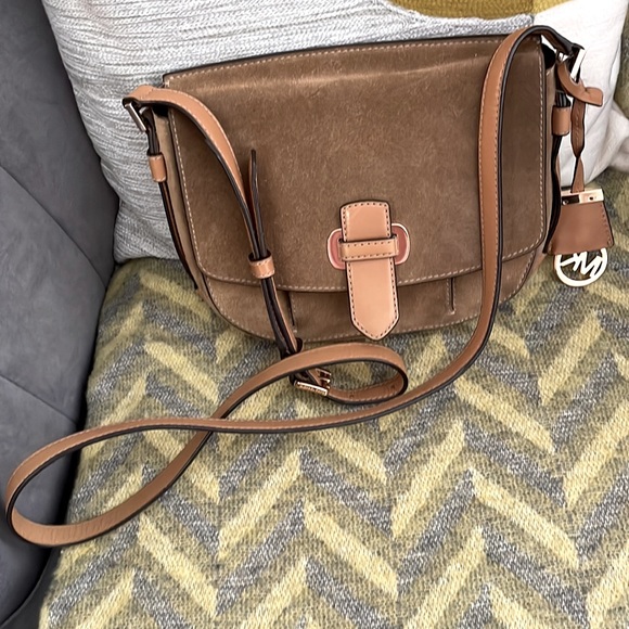 MICHAEL KORS ROMY Medium Messenger Suede Leather Crossbody - Picture 2 of 9
